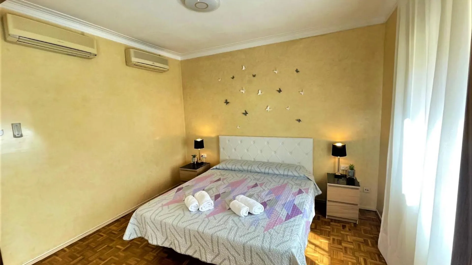 Alojamiento Villaroel Barcelona Bed & Breakfast
