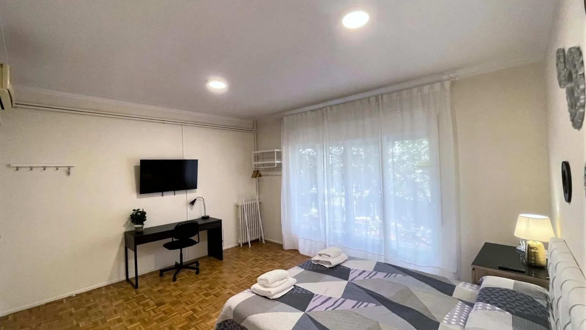 Alojamiento Villaroel Barcelona Bed & Breakfast