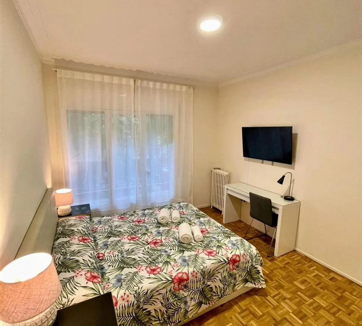 Bed & Breakfast Alojamiento Villaroel Barcelona